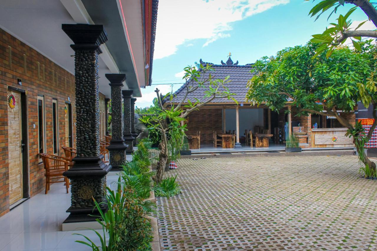 Hotel Niki Jembrana Extérieur photo