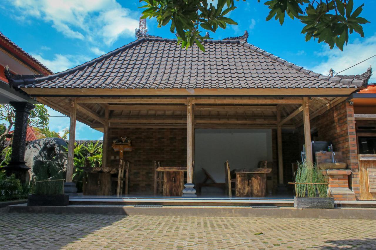 Hotel Niki Jembrana Extérieur photo